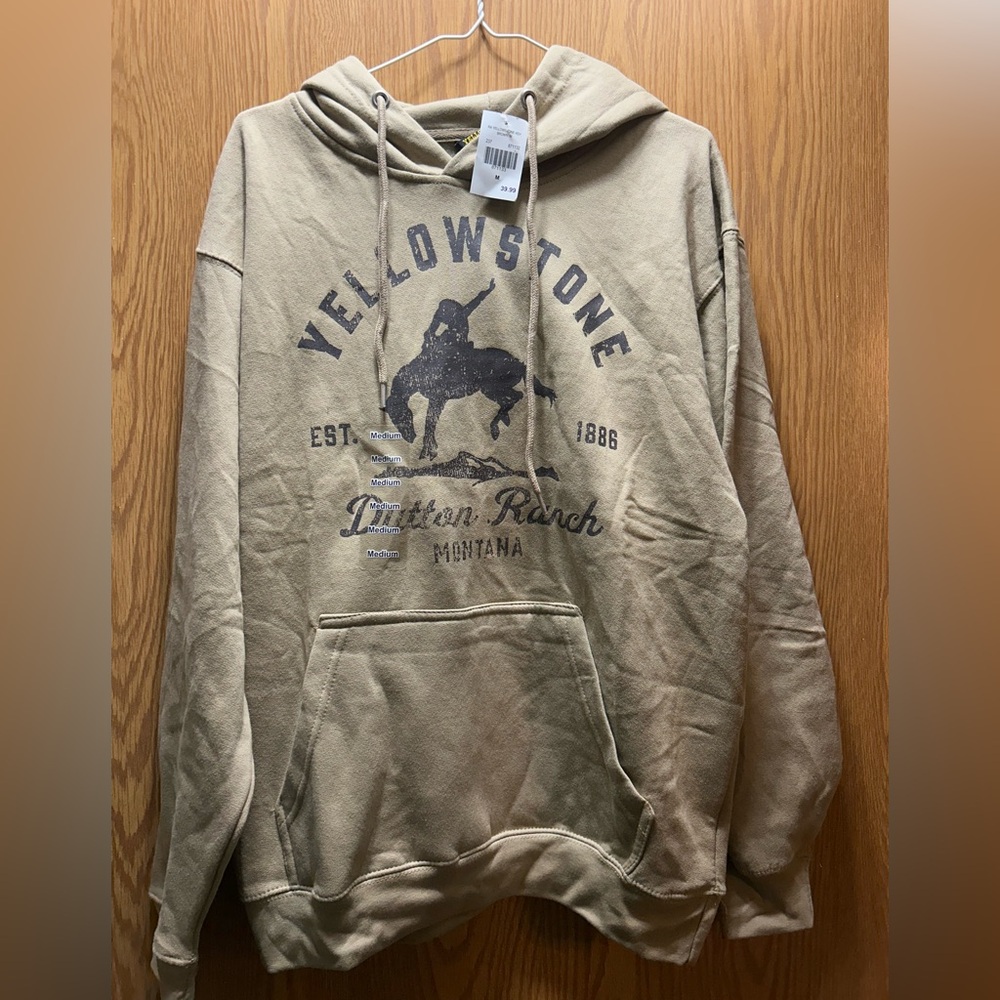 NWT yellowstone hoodie